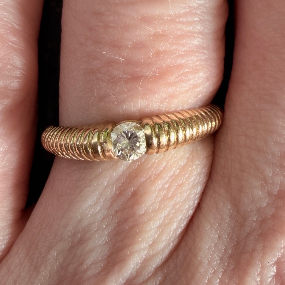 Ferkos Fine Jewelry 14k Gold Ribbed Diamond Ring - Picture 7 of 10